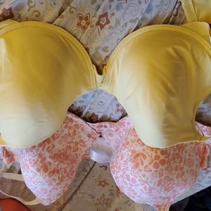 2 size 42DD T-Shirt Bras